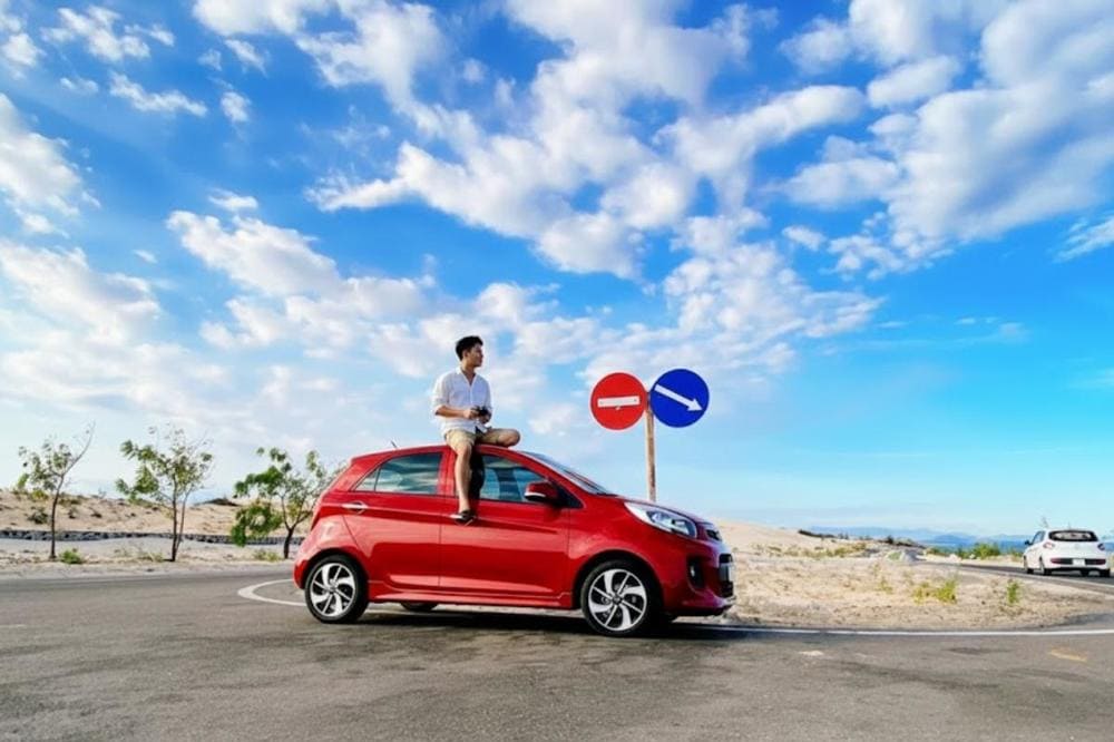 Nếu đi cùng gia đình, bạn có thể chọn di chuyển bằng ô tô.